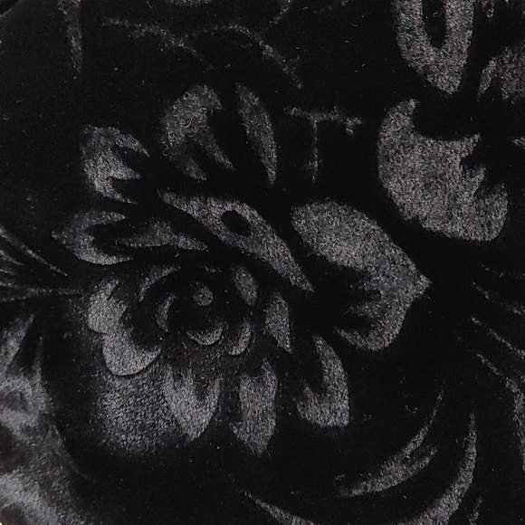 Roses on Crushed Velvet Clutch - Picture 9 of 14